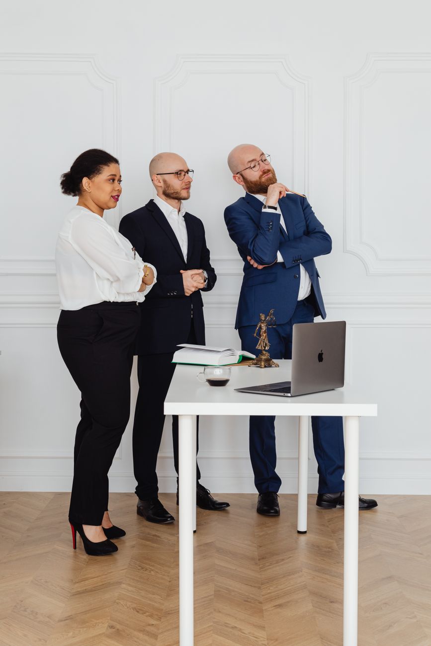 Corporate legal advisory group